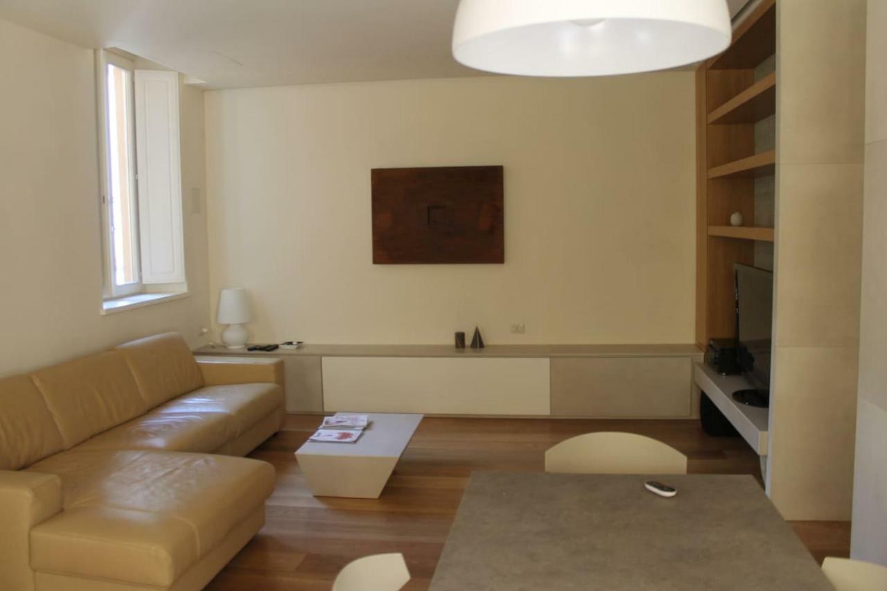 Appartamento Moderno In Centro Storico Lucca Eksteriør billede