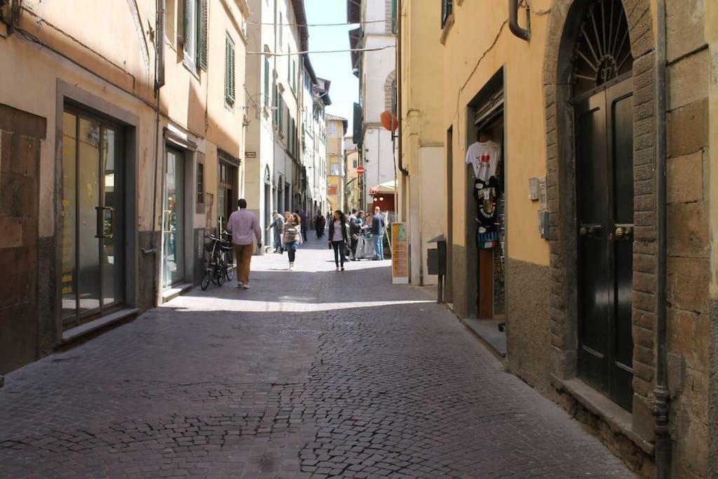 Appartamento Moderno In Centro Storico Lucca Eksteriør billede