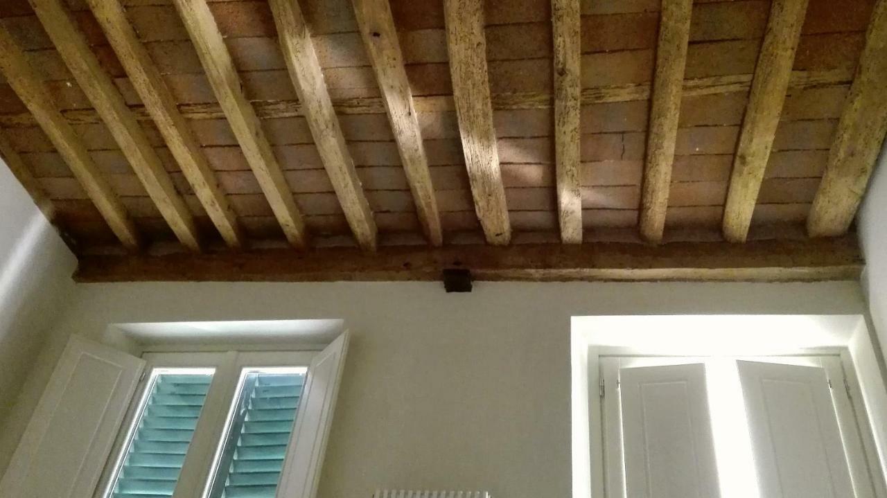 Appartamento Moderno In Centro Storico Lucca Eksteriør billede